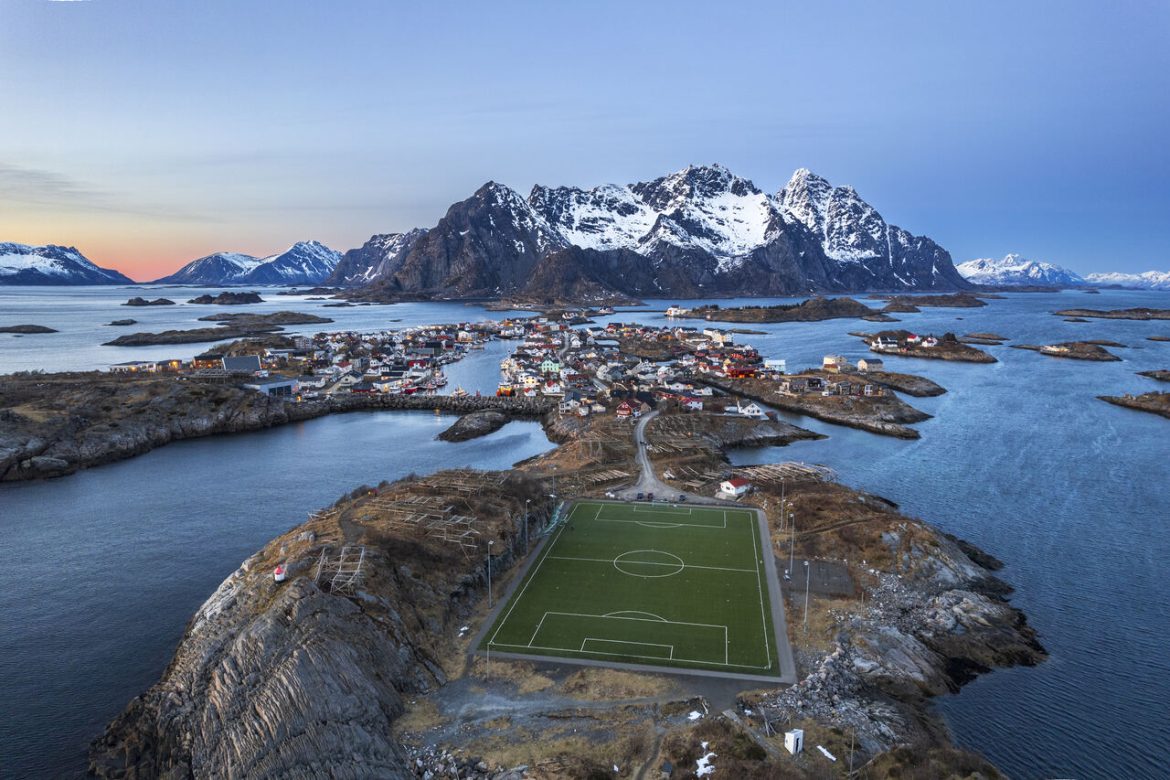 Henningsvaer