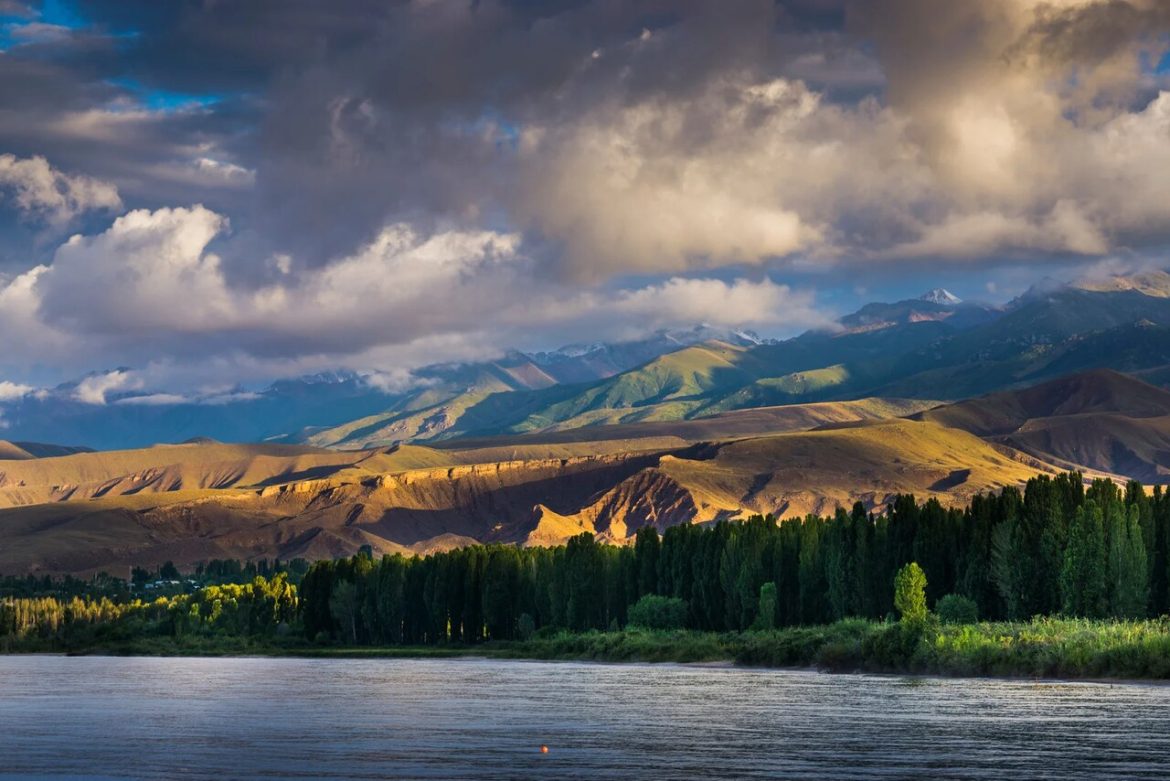 Jezioro Issyk-Kul Kirgistan